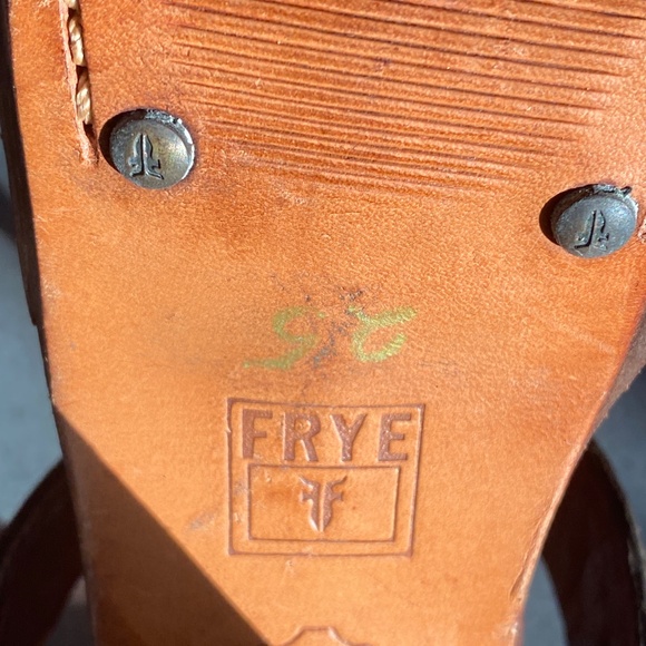 Vintage Frye, Studded 5" Heel, 1.5" Platform, Dark Brown, US 9 - Picture 5 of 6